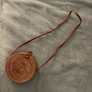 Small circle straw-type purse
